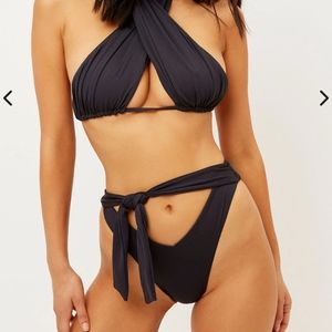 Frankie's black bikini